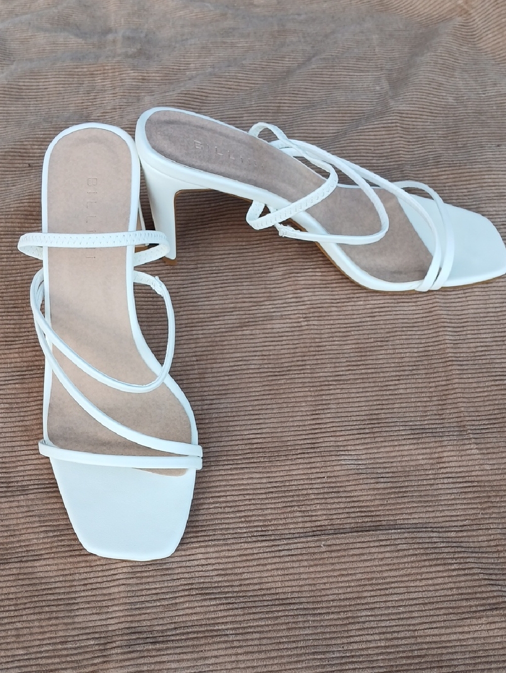 Chic NIB Billini White Strappy Square Toe Heeled Sandals - Size 8